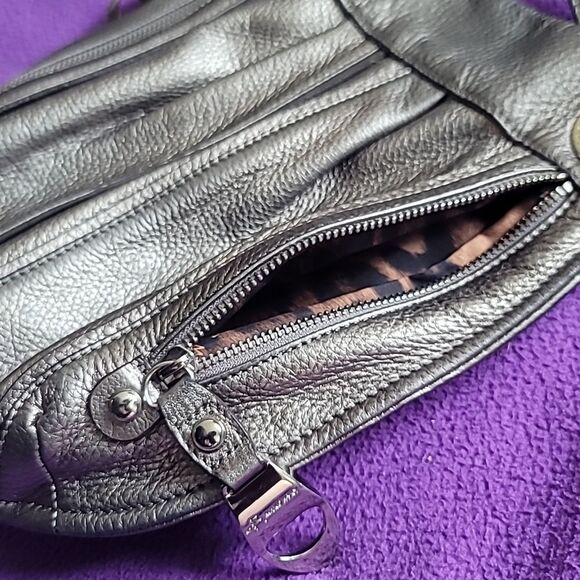 2/$20 B Makowsky Crossbody Bag - Picture 6 of 10